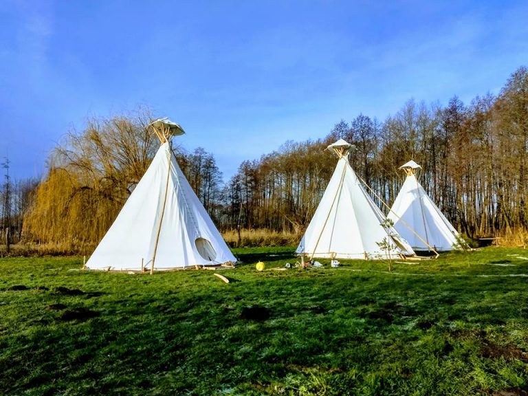 Tipi w Rajczynie – quady, Indianie i ruska bania