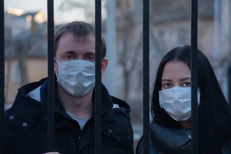 Już prawie 400 osób ma kwarantannę, w tym personel medyczny jednego z oddziałów