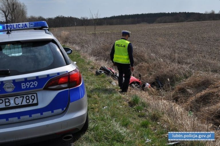 Motocyklista ciężko ranny. Stracił panowanie nad maszyną.